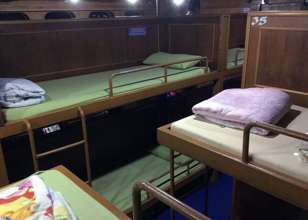 8 Cheap Alternatives to Hotels | Overnight boat to Koh Tao Thailand