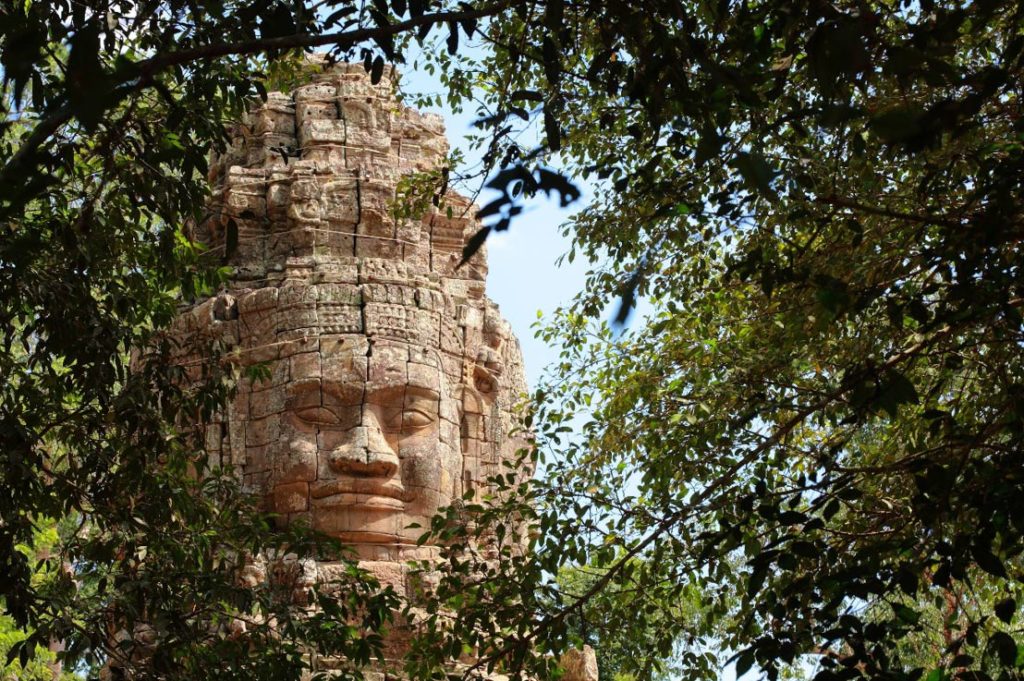 stone-face-at-bayon-temple